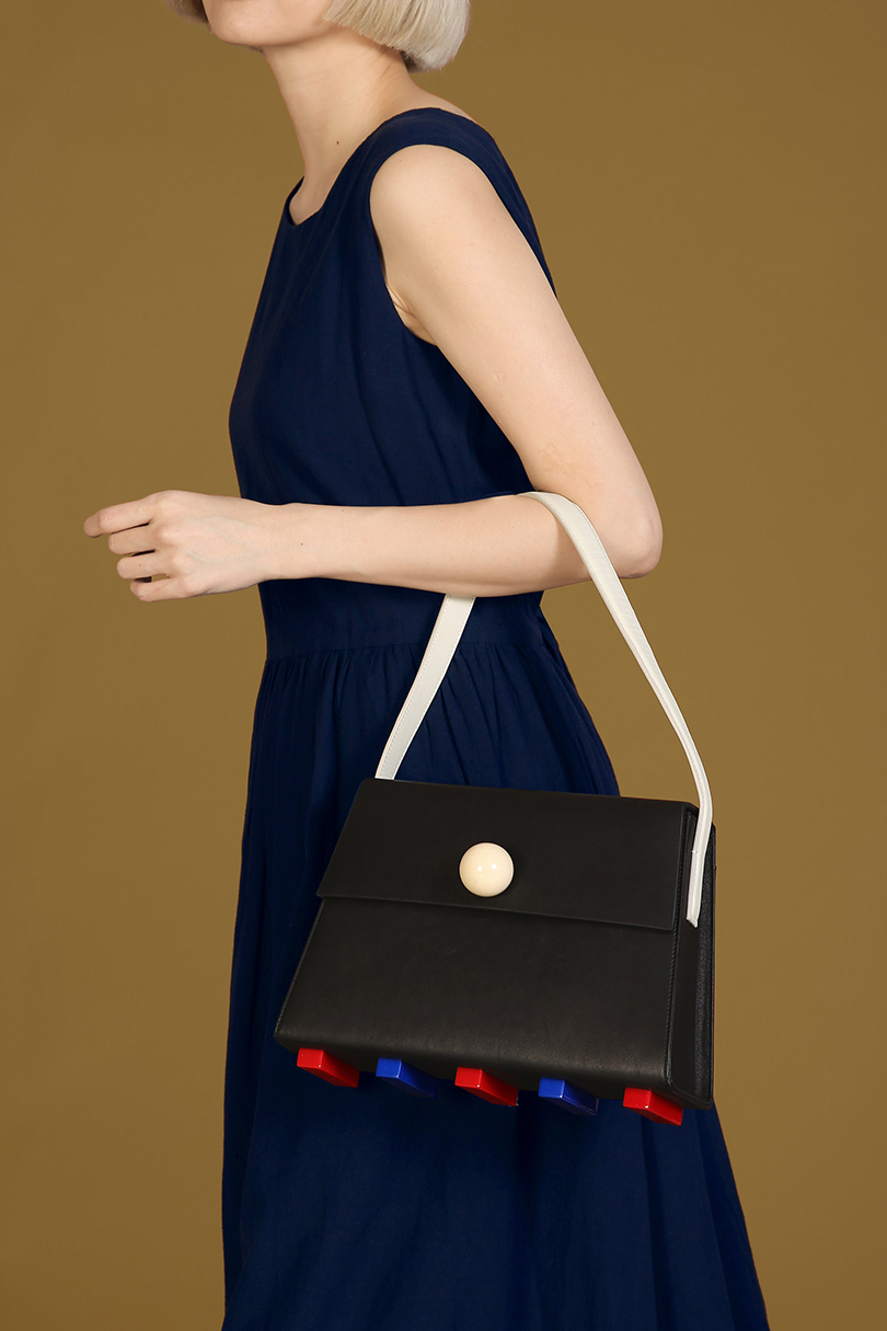 Color contrast，matter，Female bag，