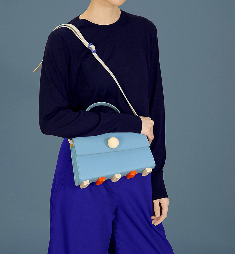 Color contrast，matter，Female bag，