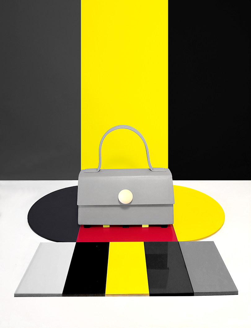 Color contrast，matter，Female bag，