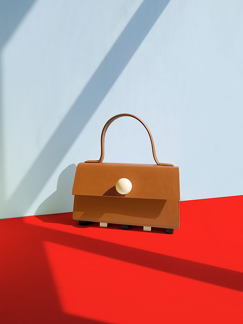 Color contrast，matter，Female bag，