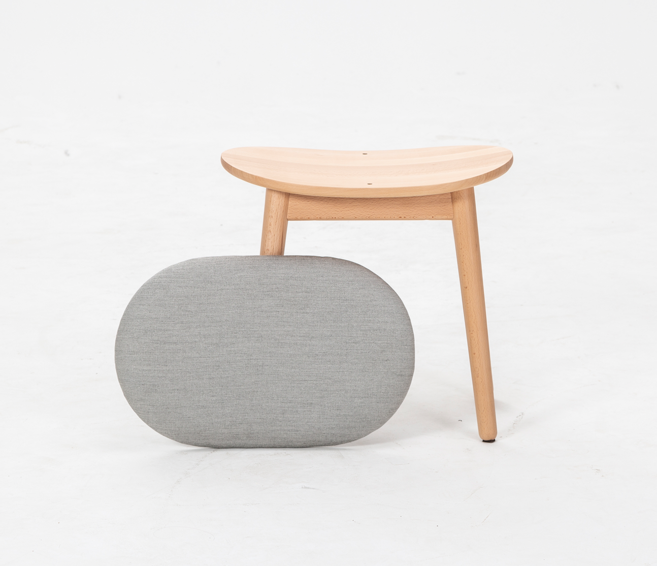 Solid wood stool, bar stool，