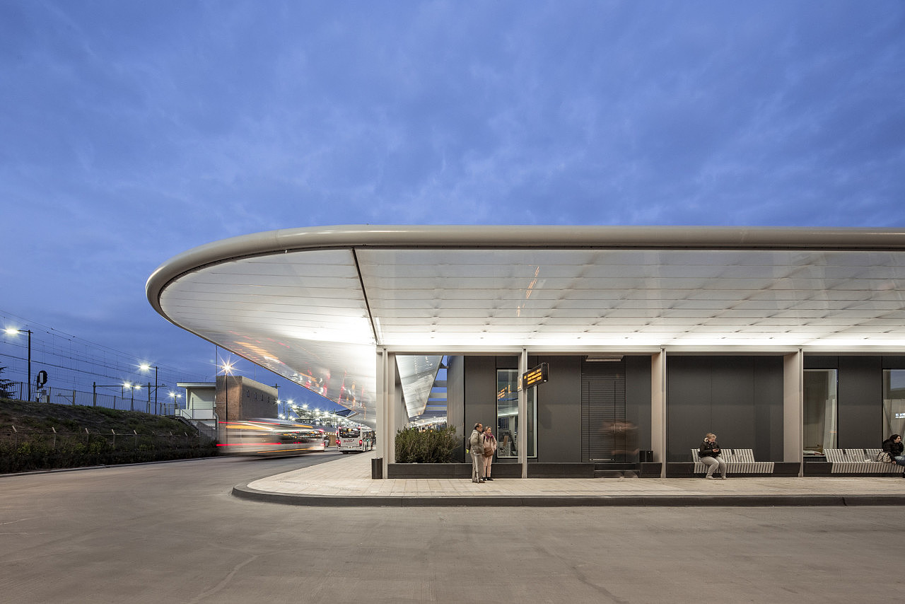 Tilburg，cepezed，lighting，Bus station，