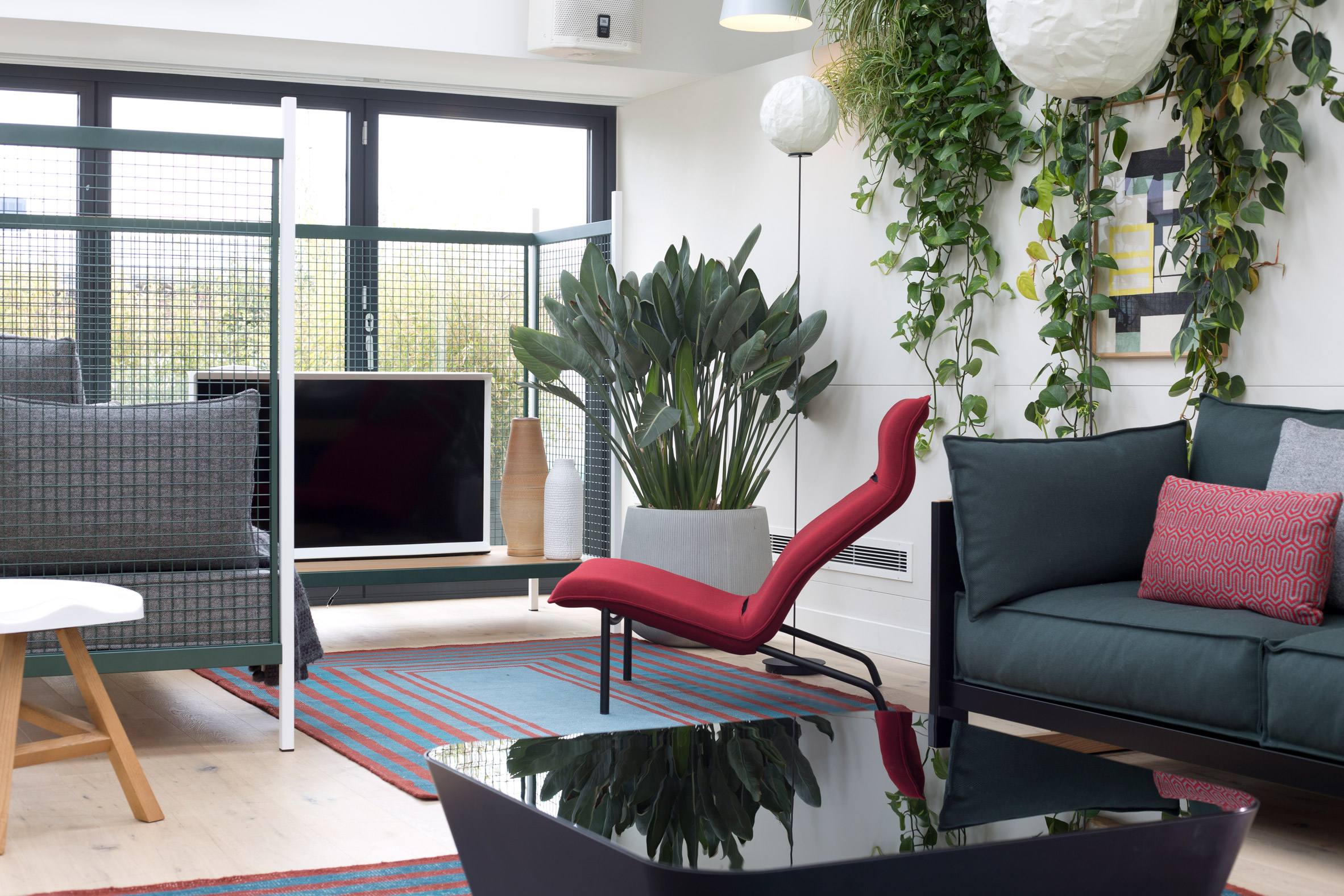 Established & S，furniture，office，