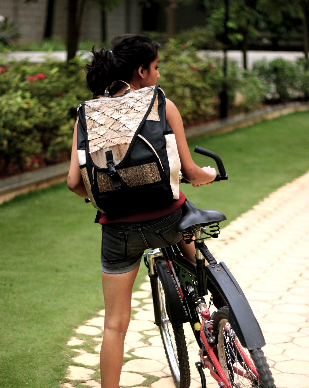 Palm bark，knapsack，brown，