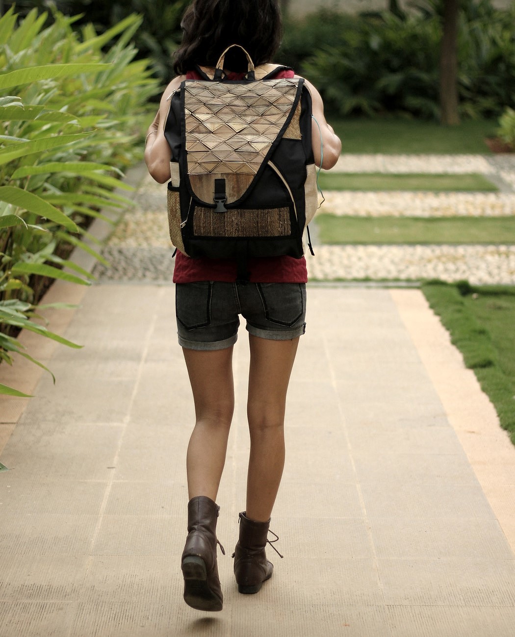 Palm bark，knapsack，brown，