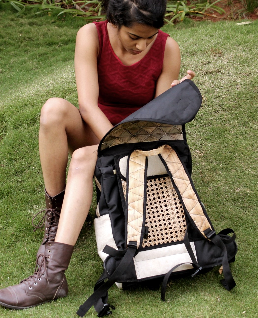 Palm bark，knapsack，brown，