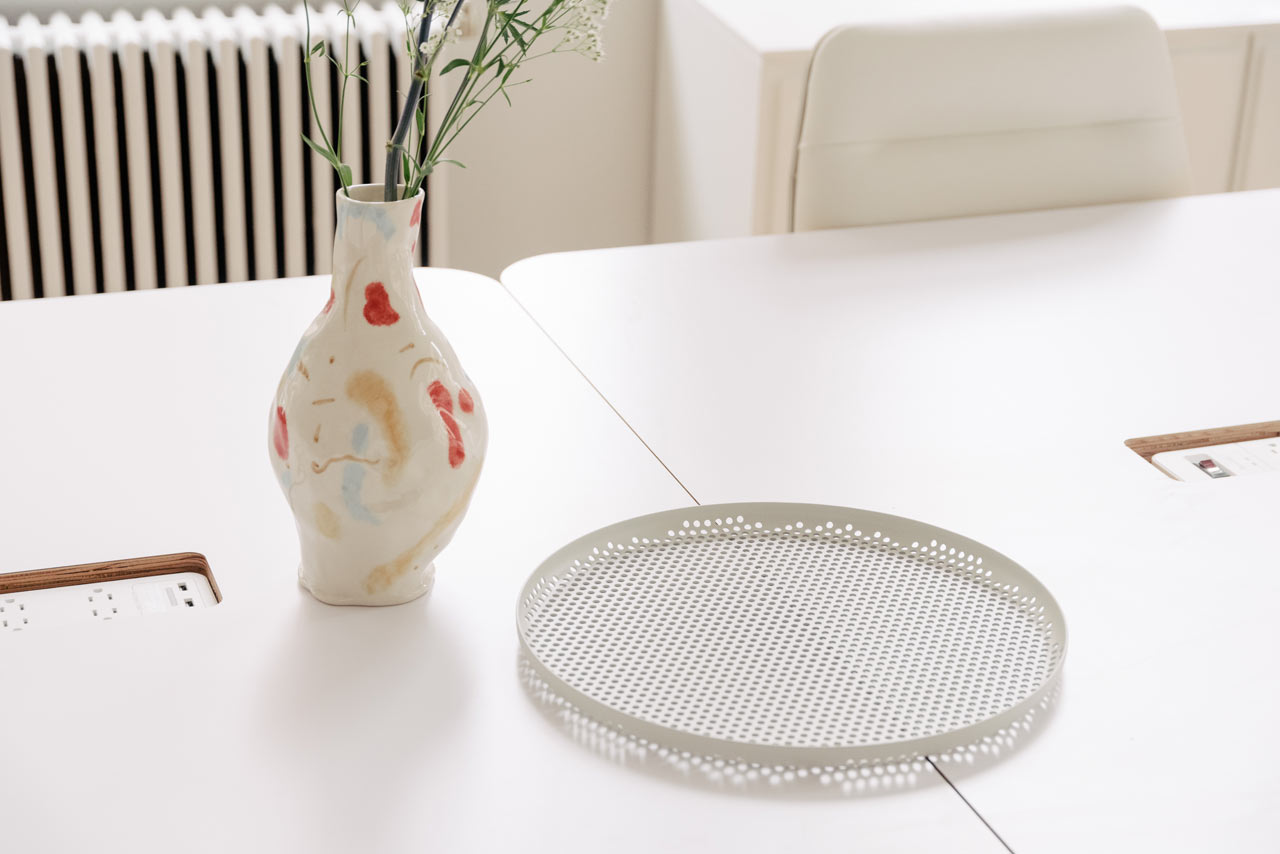 office，Billie，Minimalist，Michael Yarinsky，indoor，