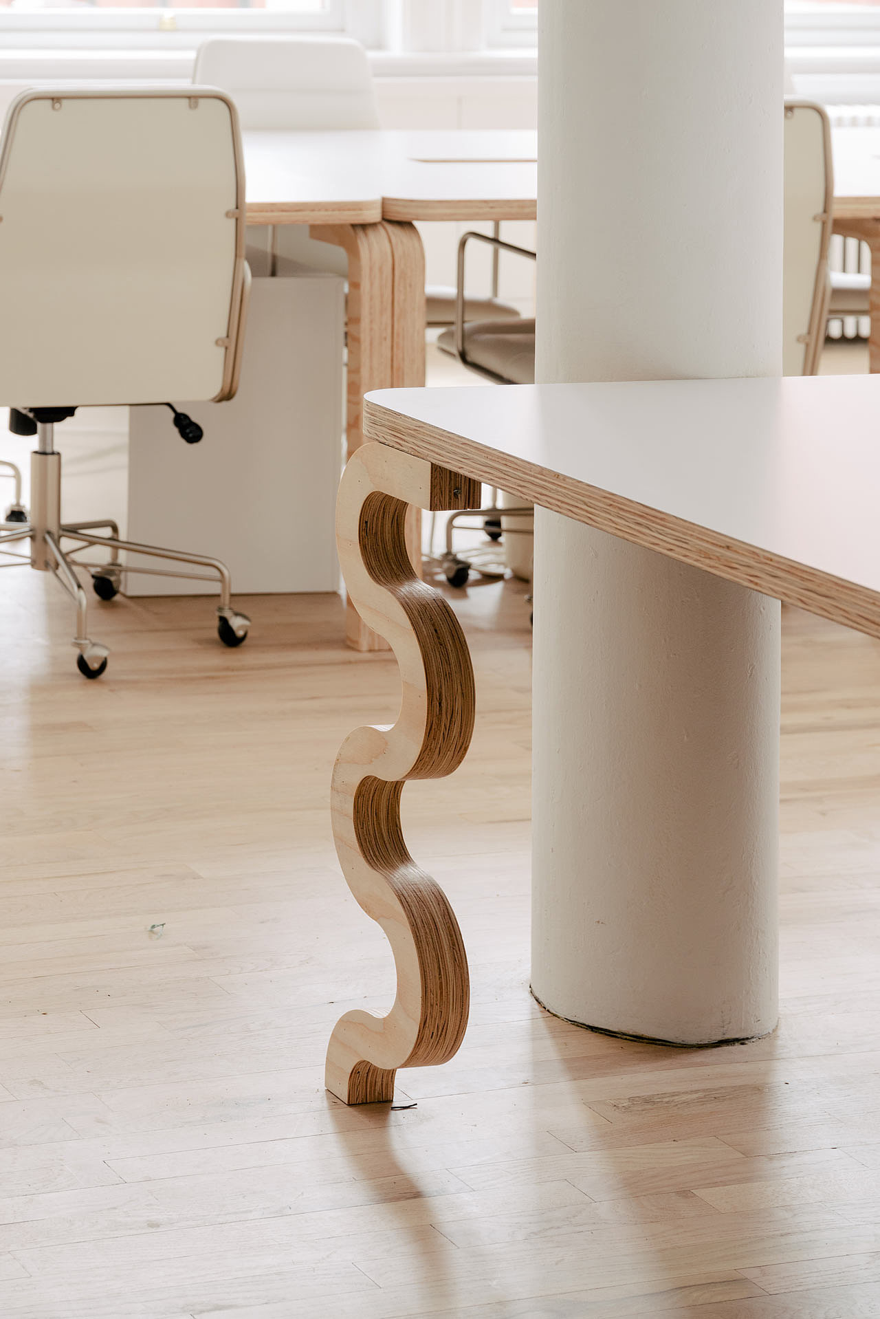 office，Billie，Minimalist，Michael Yarinsky，indoor，