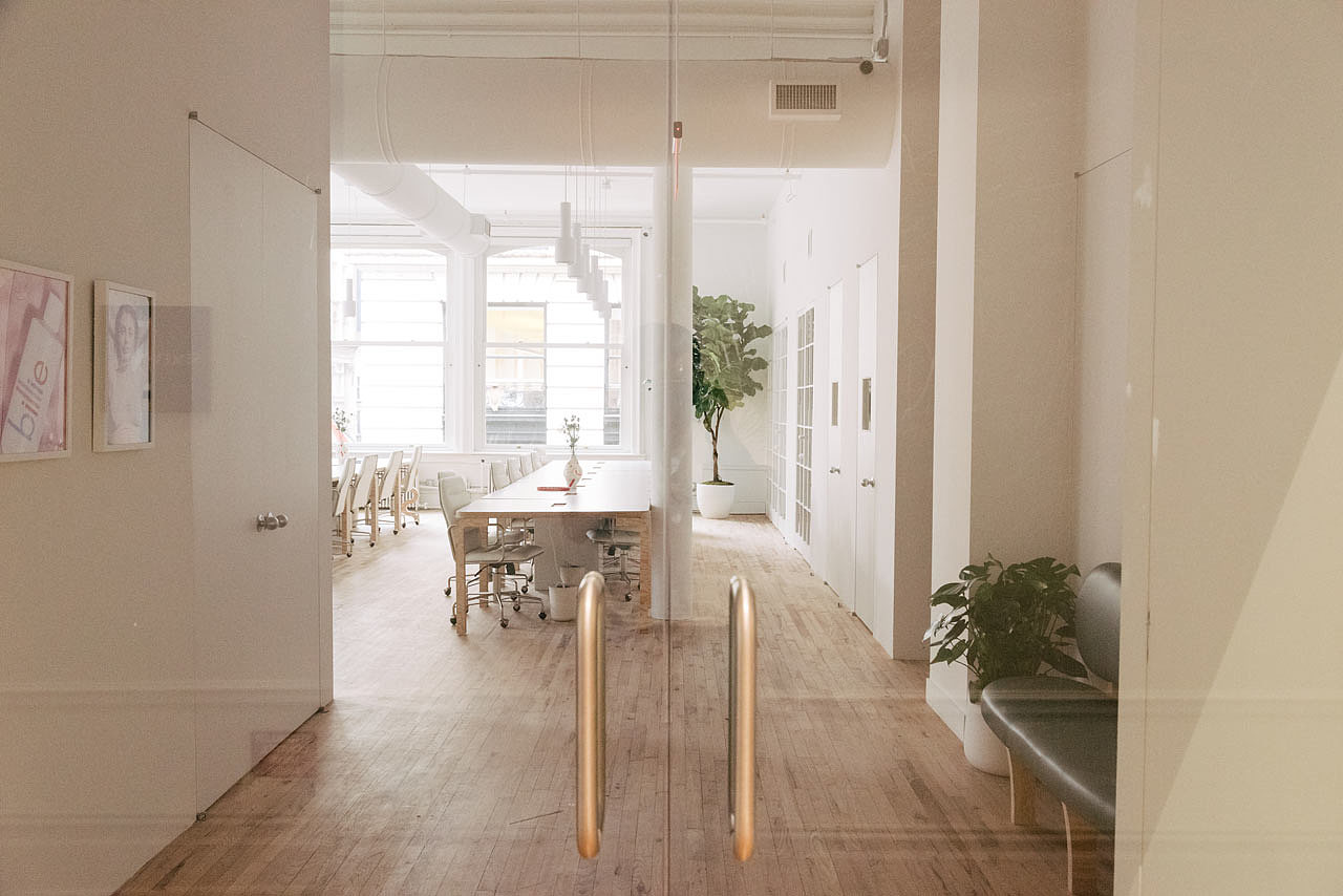 office，Billie，Minimalist，Michael Yarinsky，indoor，