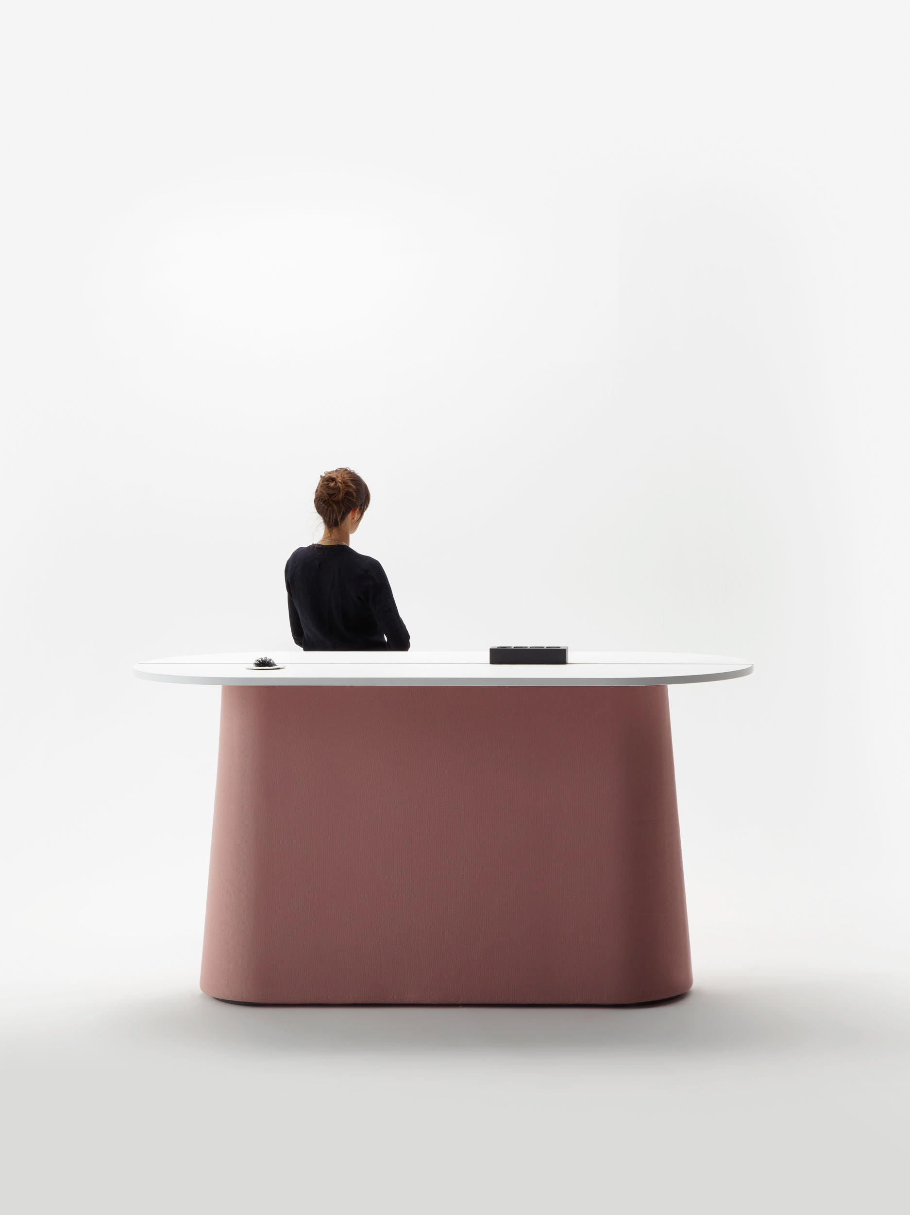 Pink，Conference table，LEAVE，
