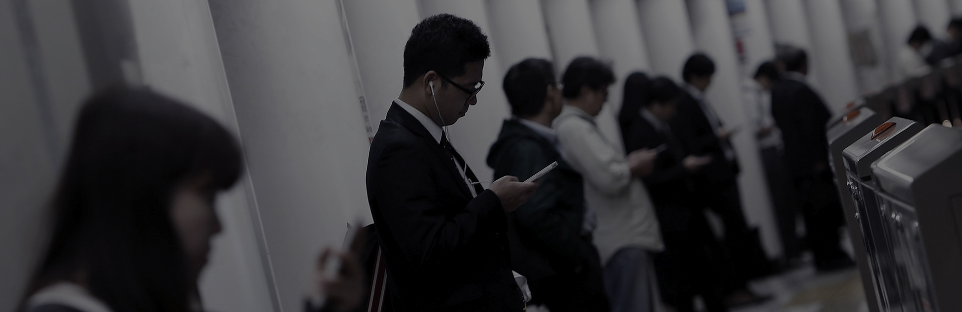 Water film dispenser，white，intelligence，