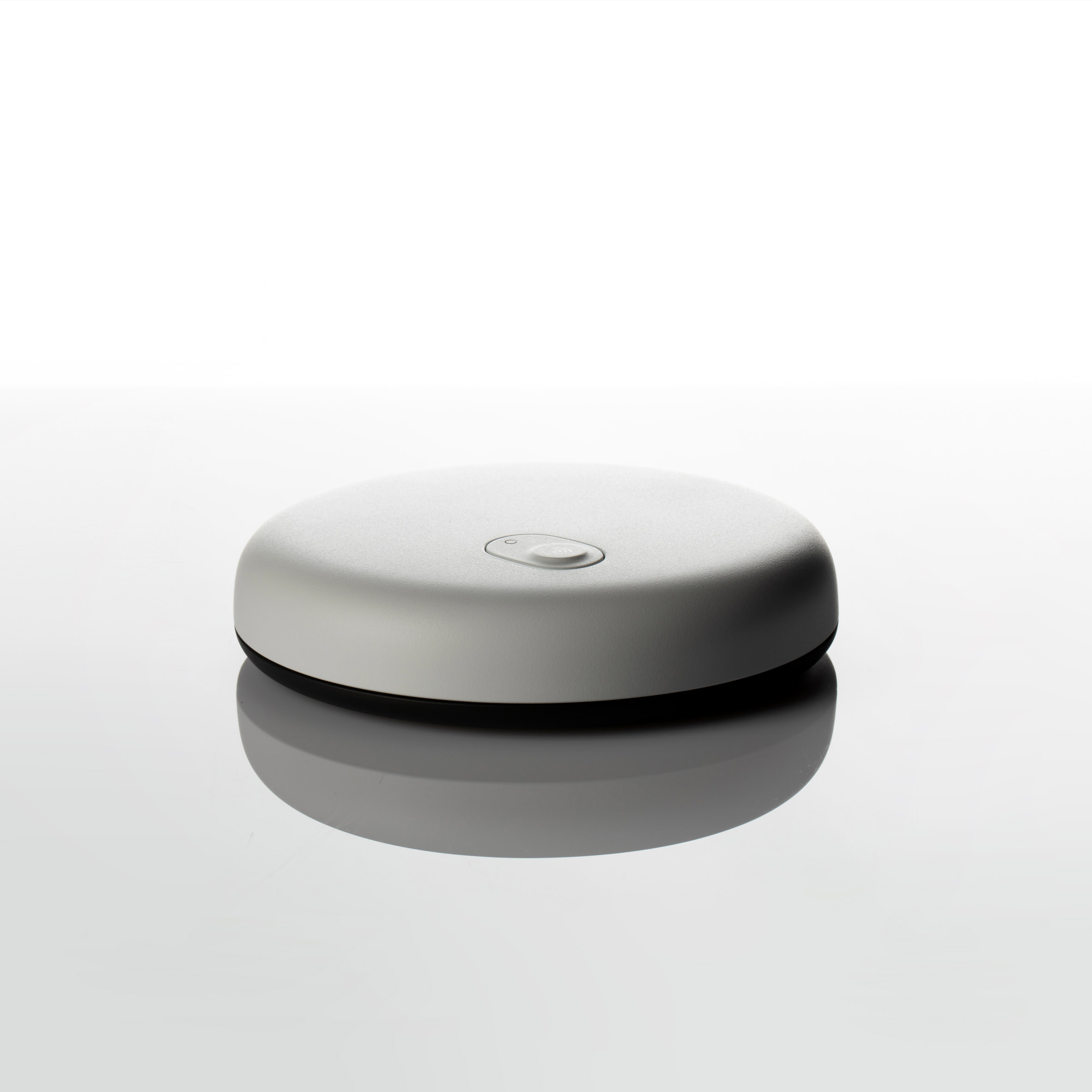 white，Smart phone，Tire design，