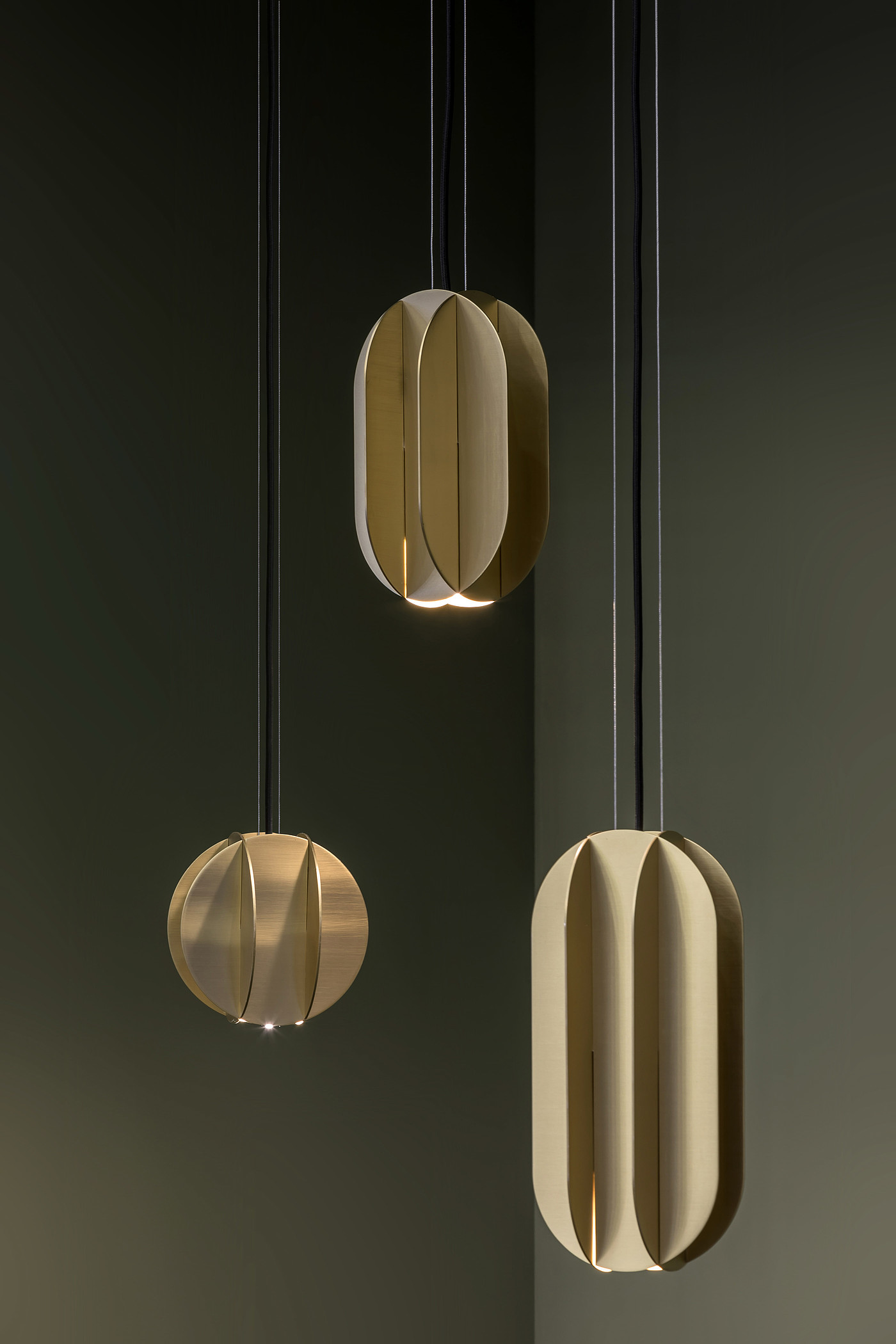 Metal，a chandelier，EL LIGHTING，