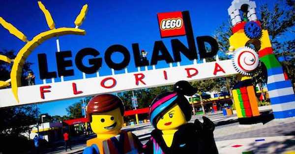 Slide，park，outdoors，Air slide，library，