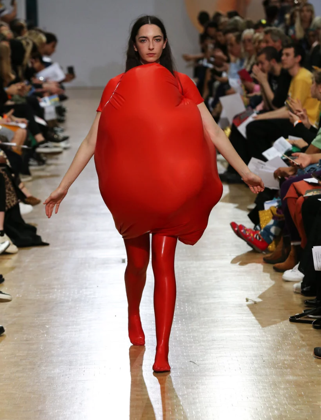 industrial design，Either beauty or ugliness，lustrous and dazzling，