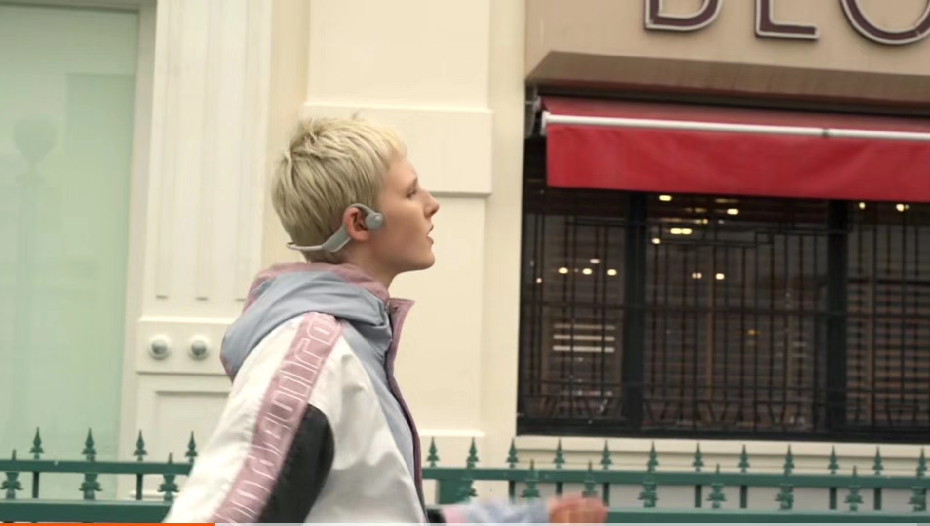 headset，Sports headset，Bone conduction earphone，