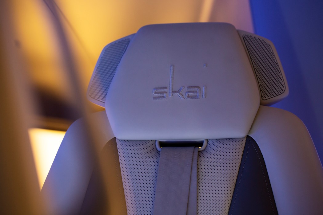 Skai，helicopter，in the air，