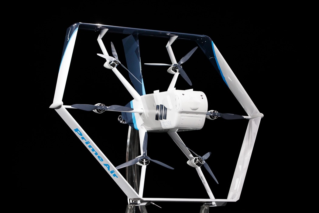 in the air，Amazon，Amazon，UAV，Amazon，