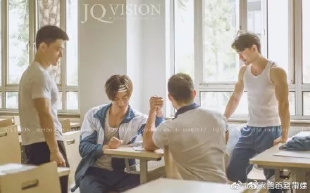 recruit students，poster，Kinki University，Jiangling No.1 Middle School，muscle，