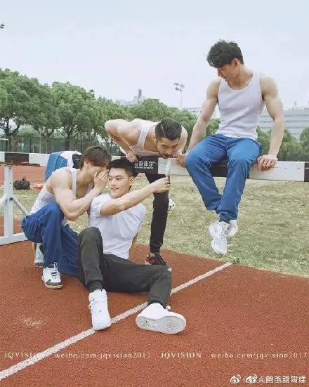 recruit students，poster，Kinki University，Jiangling No.1 Middle School，muscle，