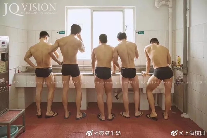 recruit students，poster，Kinki University，Jiangling No.1 Middle School，muscle，