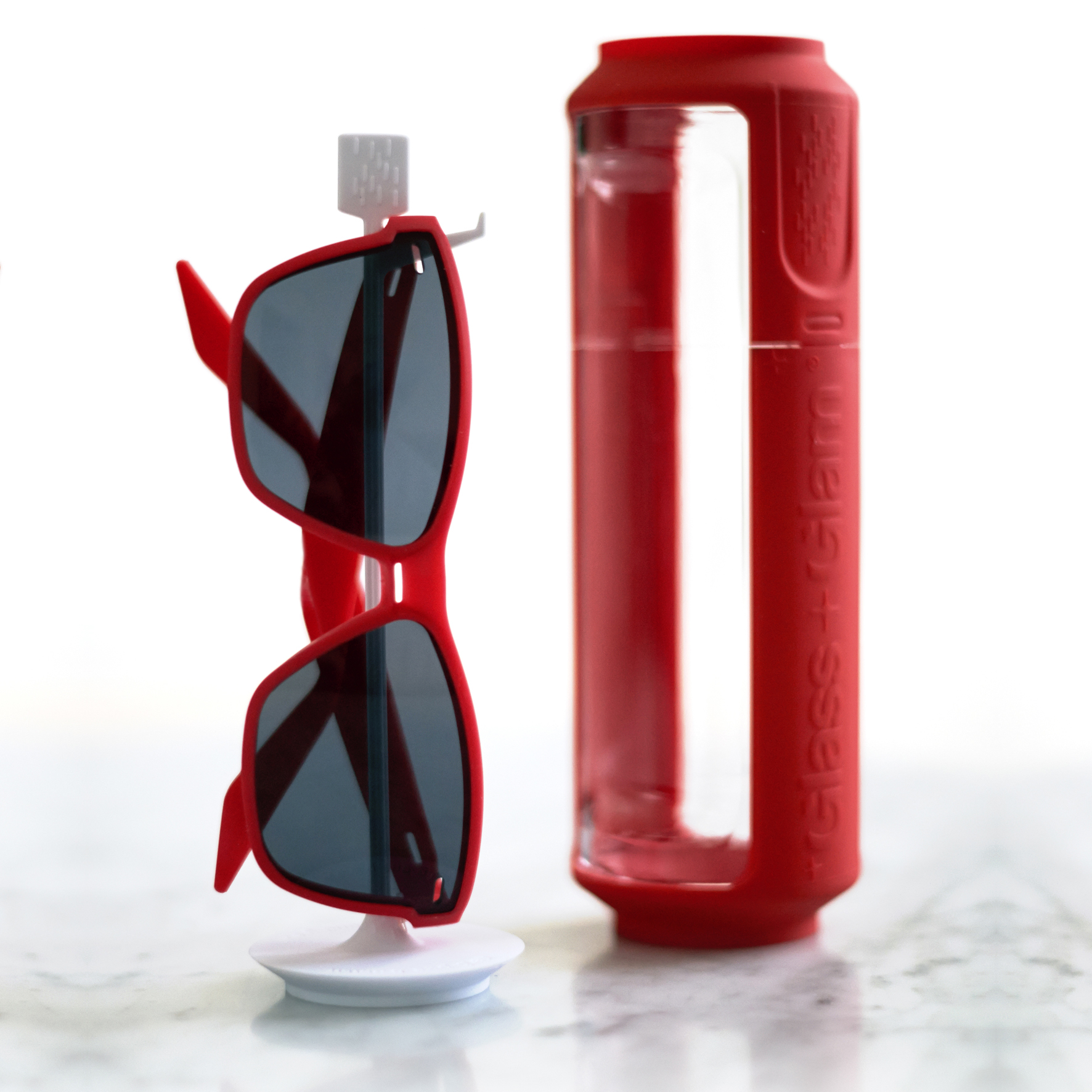 Sunglasses，rubber，red dot，