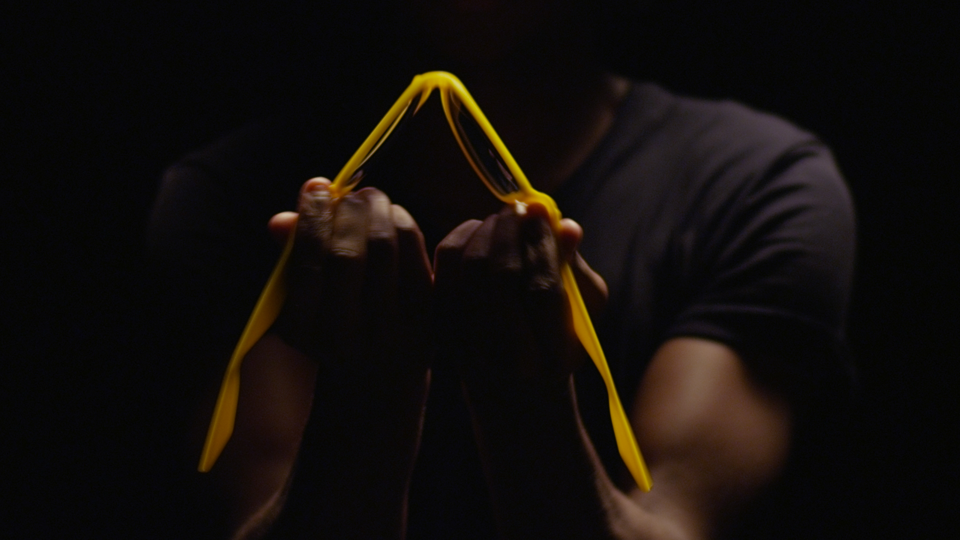 Sunglasses，rubber，red dot，