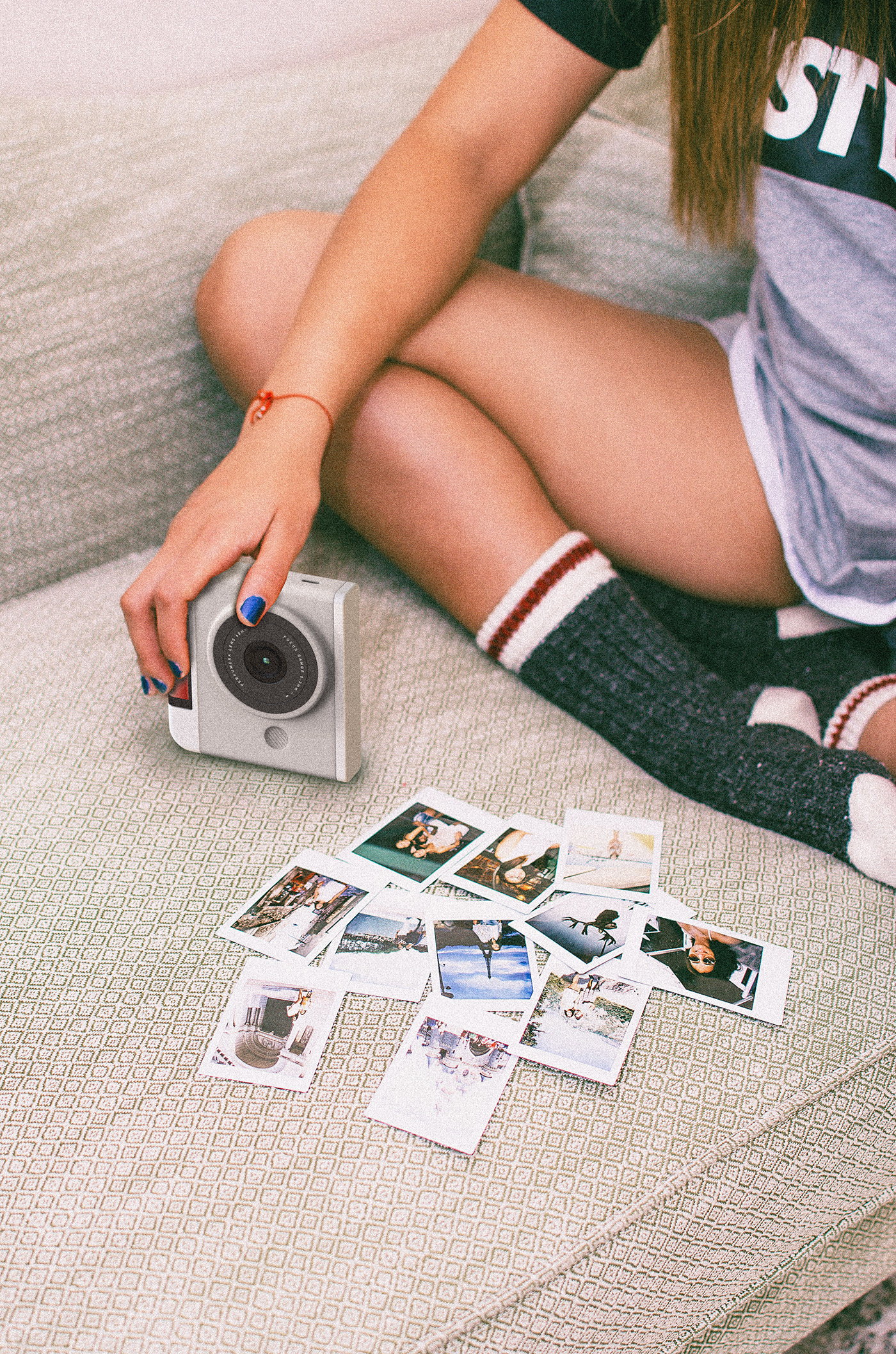 Polaroid，Polaroid，white，Hyeokryul Kwon，Flavoring，camera，
