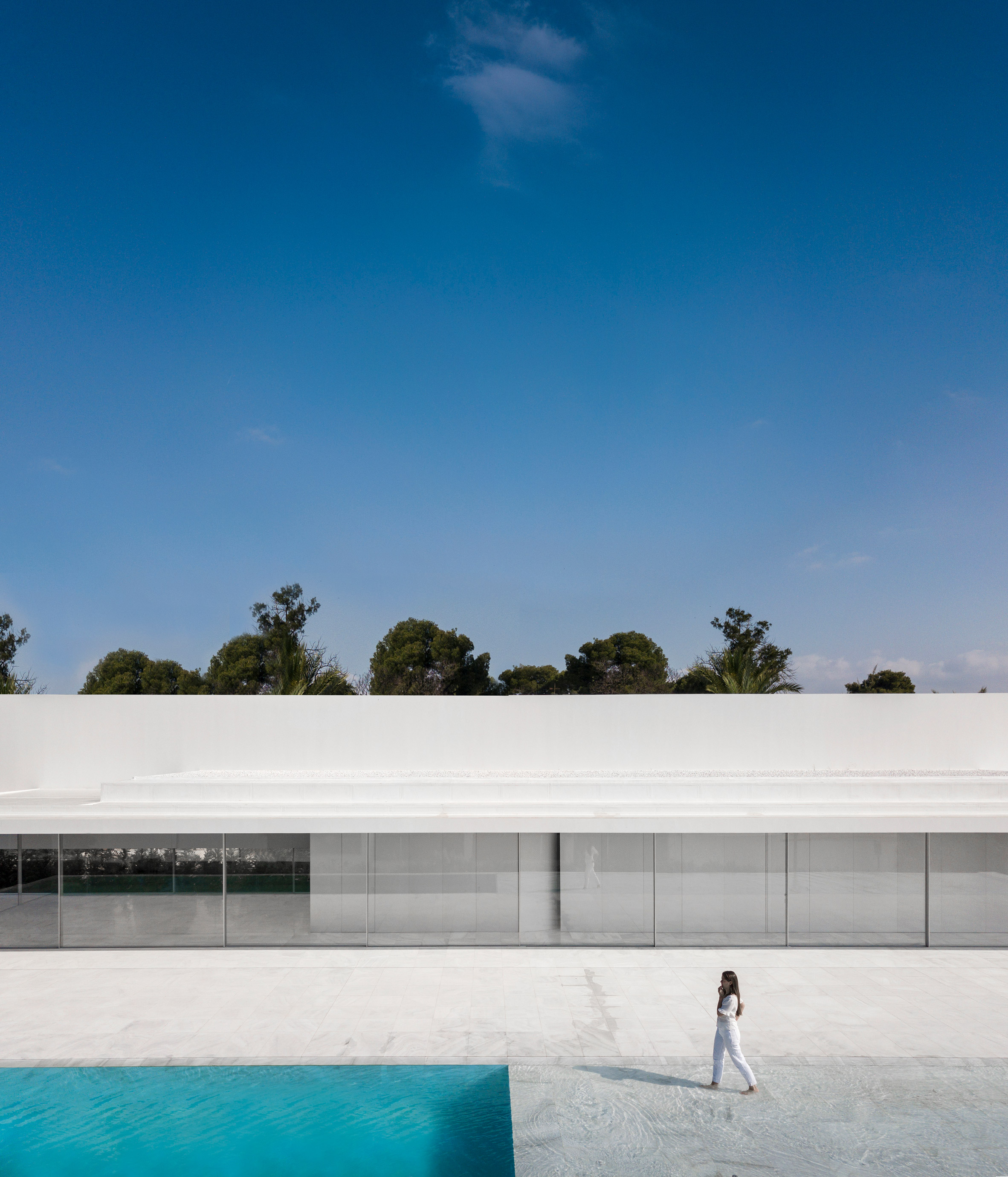 glass house，T-shape，white，house，Hoffman House，