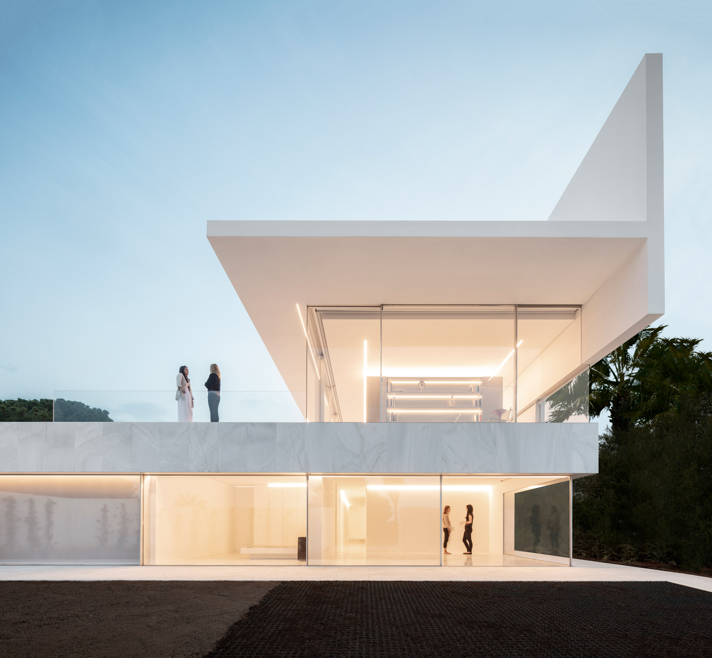 glass house，T-shape，white，house，Hoffman House，