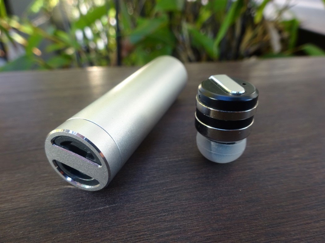 industrial design，product design，Wireless Bluetooth，Metal inflatable capsule，innovate，Uniqueness，