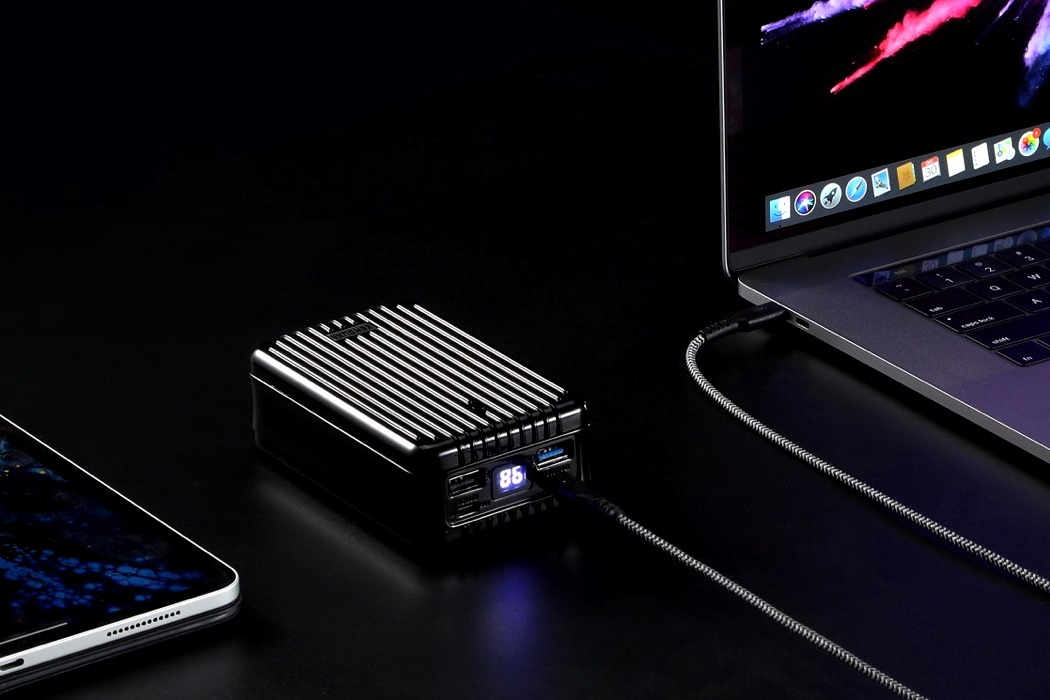 SuperTank，portable battery，black，