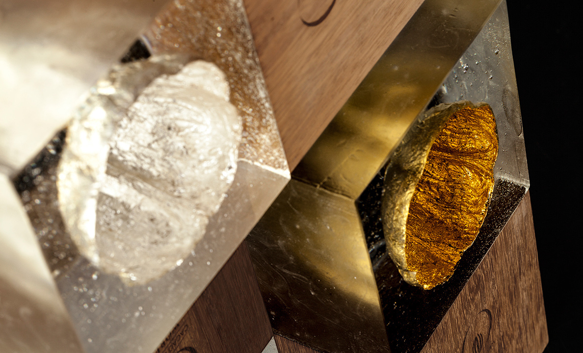 delicate，noble，wood，Glass，Cocoa fruit，Gold and silver foil，