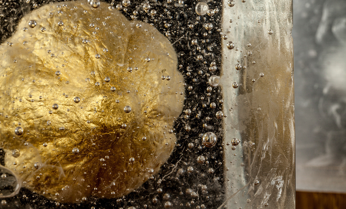 delicate，noble，wood，Glass，Cocoa fruit，Gold and silver foil，