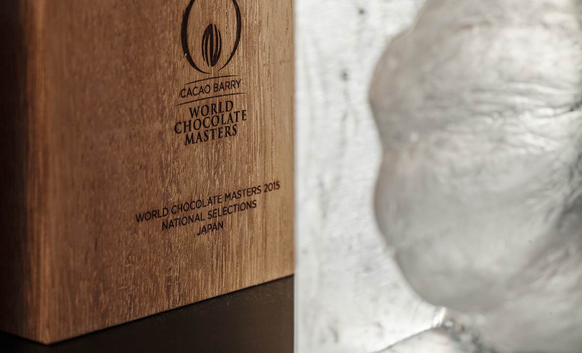 delicate，noble，wood，Glass，Cocoa fruit，Gold and silver foil，