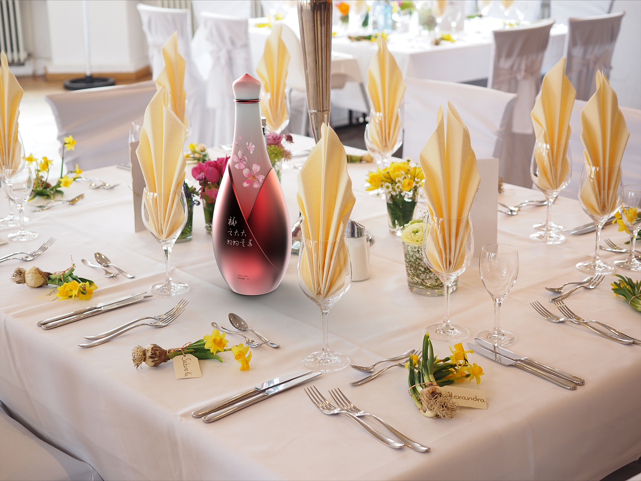 The wine bottle，packing design，wedding banquet，ft HITA ，Baijiu，Peach blossom，Ten mile peach blossom，IP derivatives，