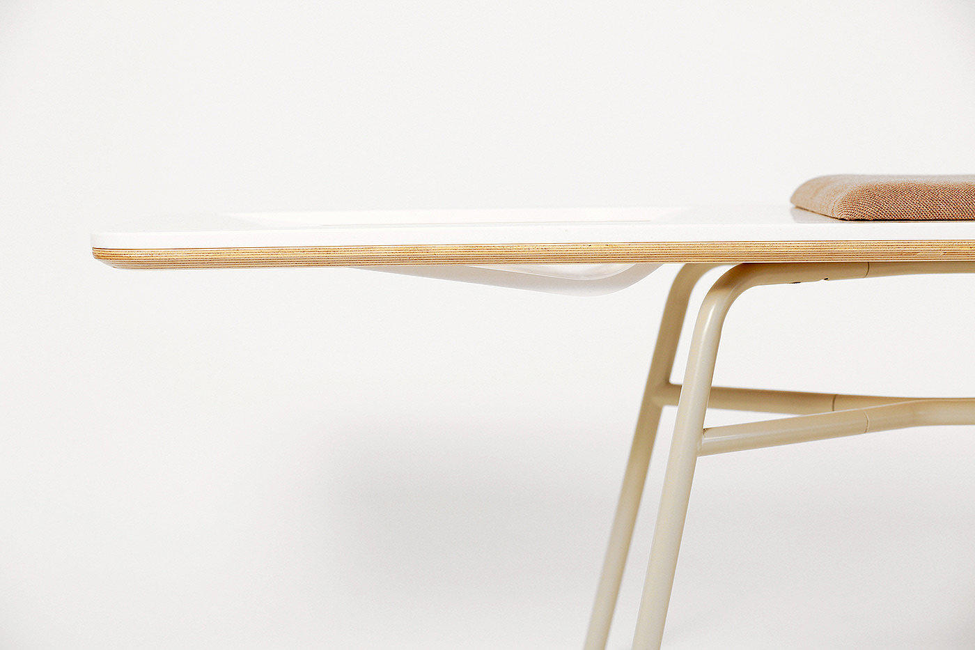 bench，Laps，Aziz Belkharmoudi，