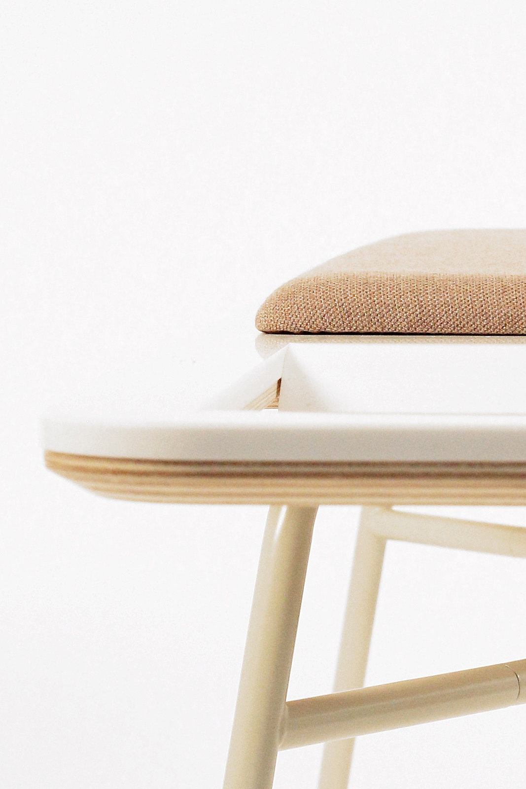 bench，Laps，Aziz Belkharmoudi，