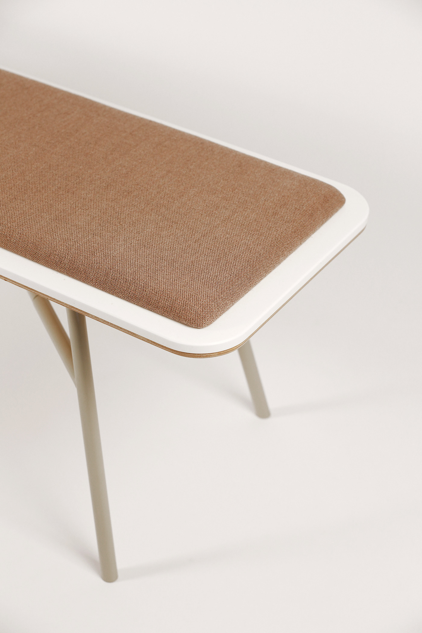 bench，Laps，Aziz Belkharmoudi，