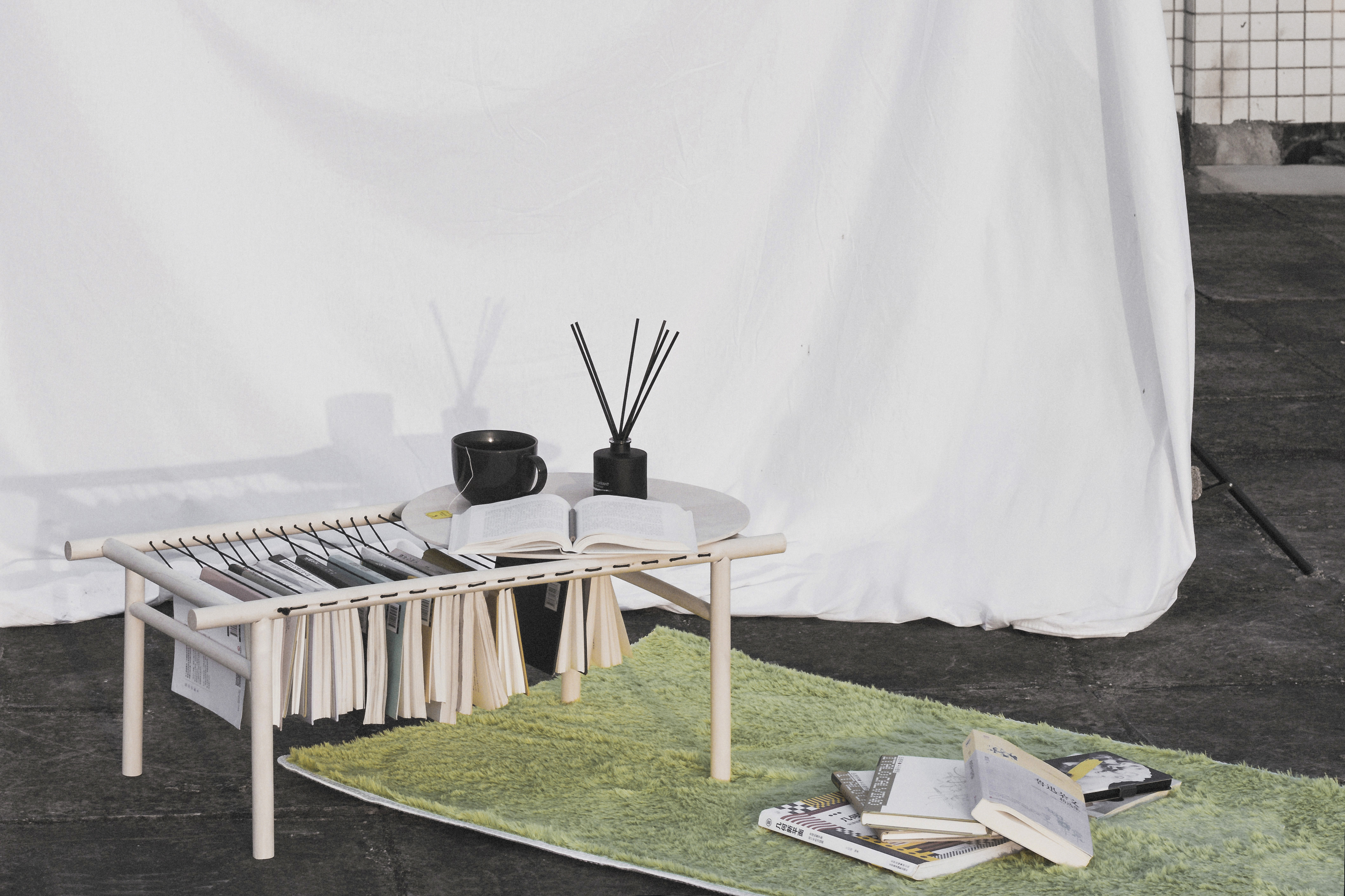 Bench surface preparation，Bench，Creative bionics，Book storage，Side table of tea table，Bird，Coat rack，furniture design ，