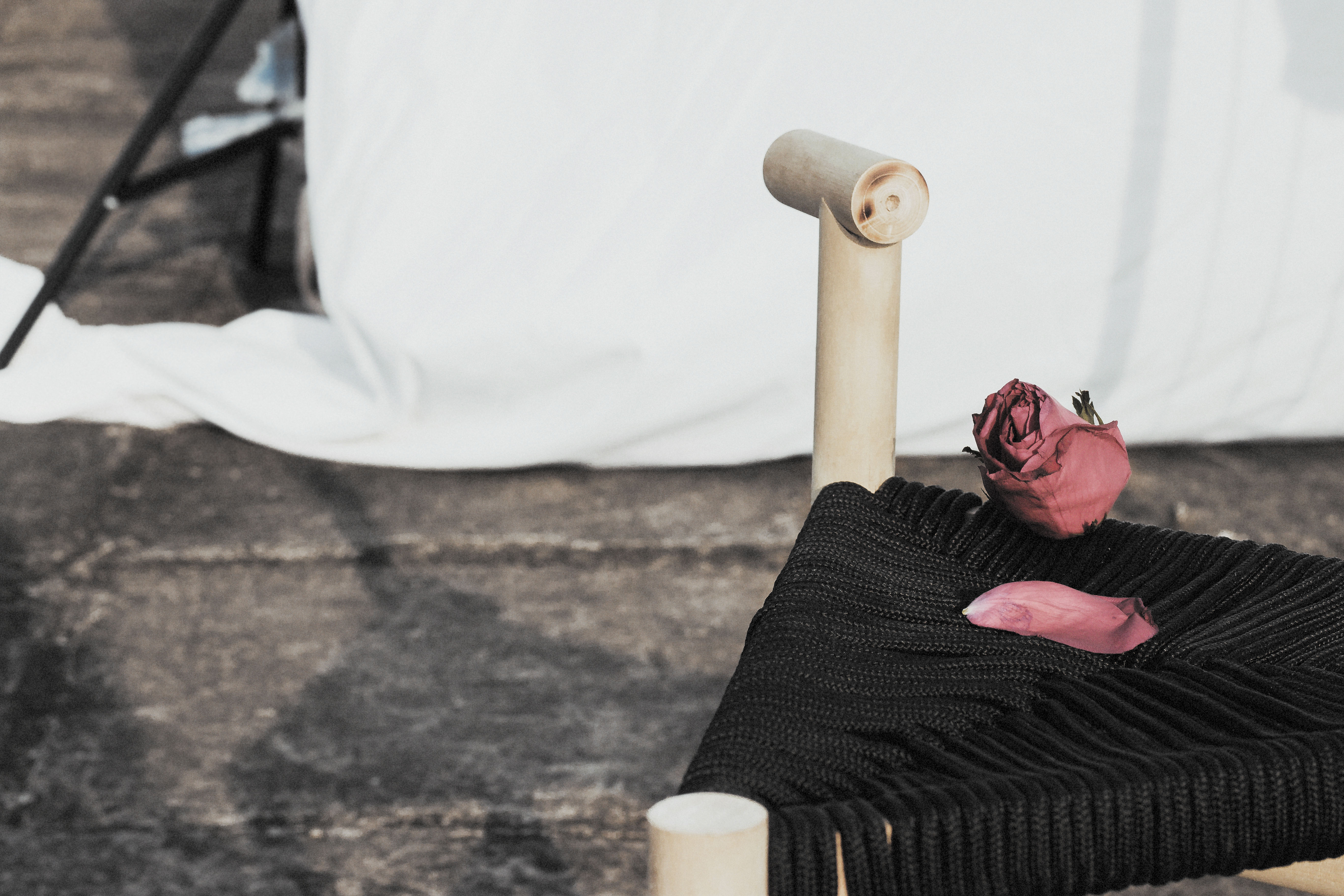 Bench surface preparation，Bench，Creative bionics，Book storage，Side table of tea table，Bird，Coat rack，furniture design ，