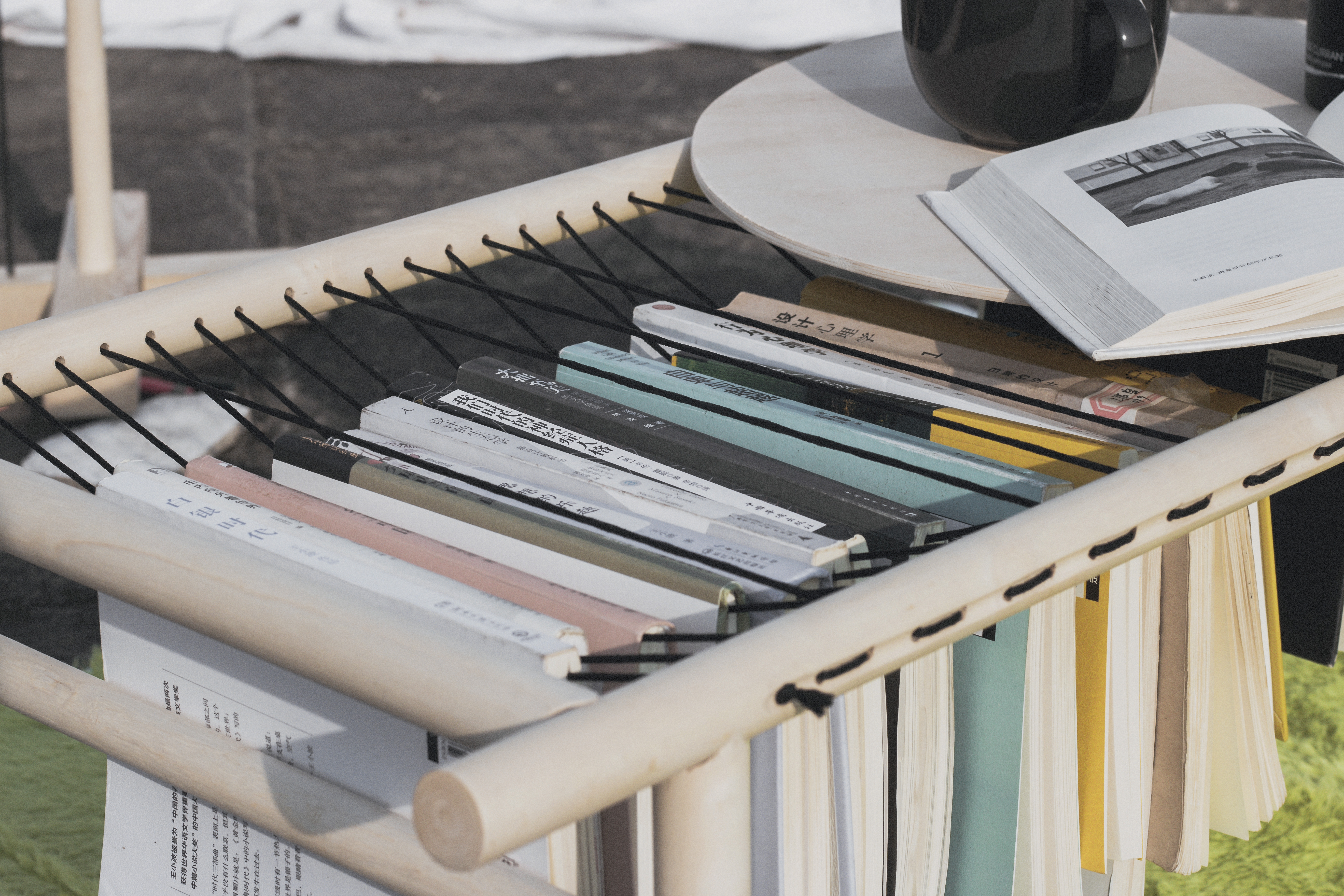 Bench surface preparation，Bench，Creative bionics，Book storage，Side table of tea table，Bird，Coat rack，furniture design ，