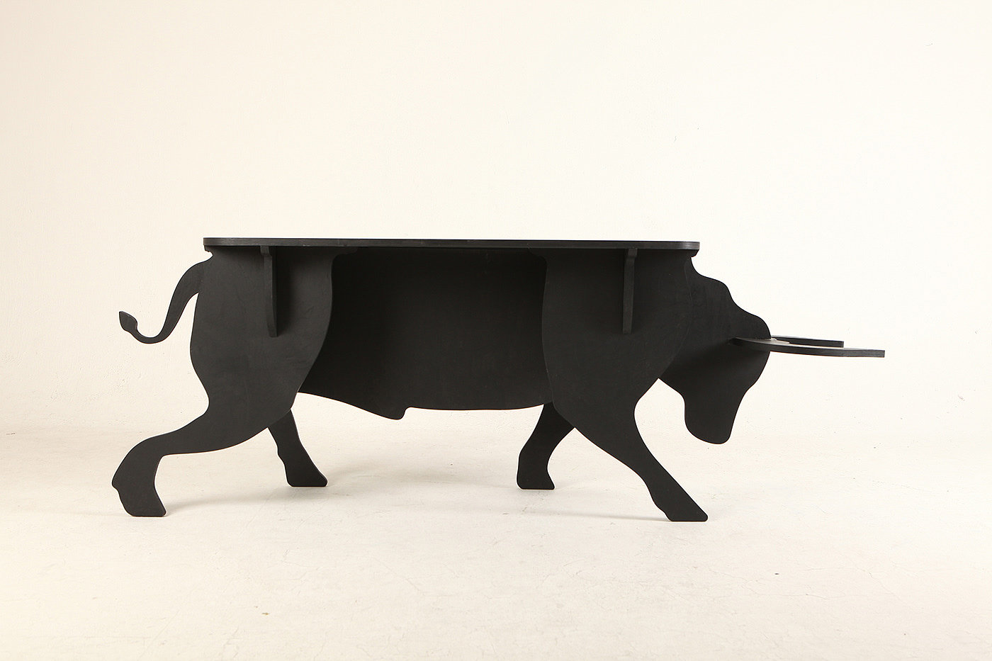 OX，black，Table，Jonggun Kim，