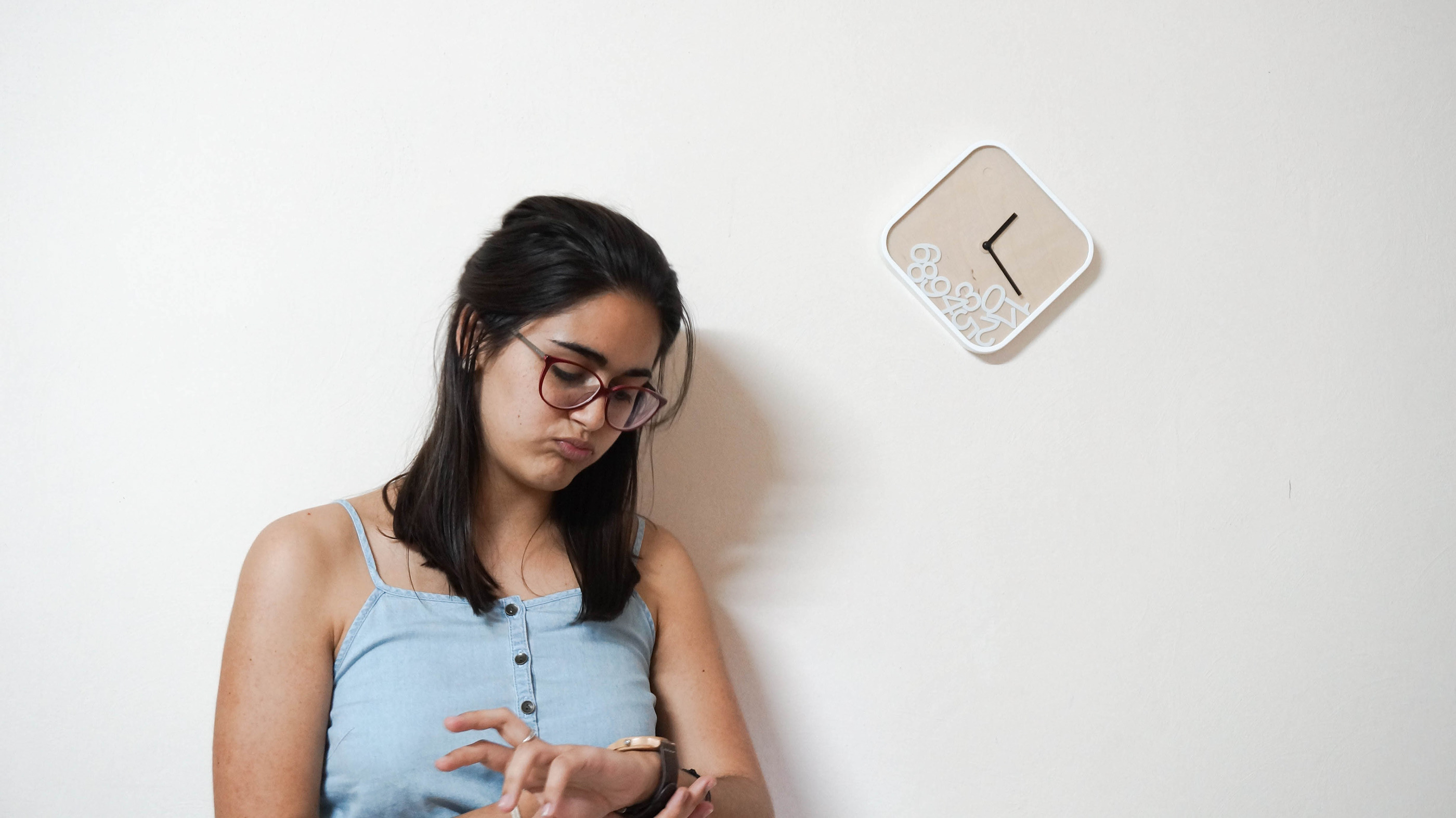 Clock，surface，originality，woodiness，time，