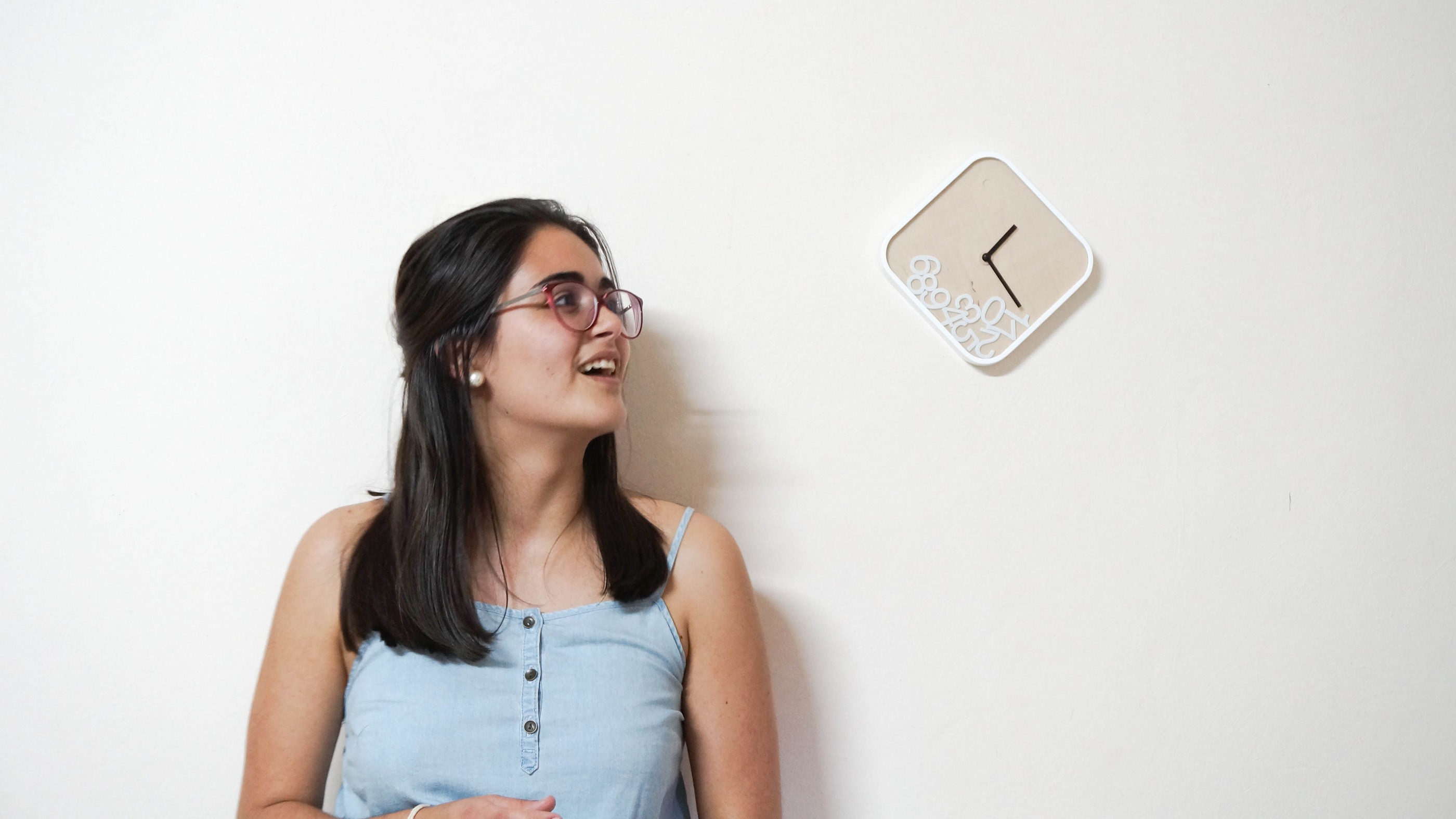 Clock，surface，originality，woodiness，time，