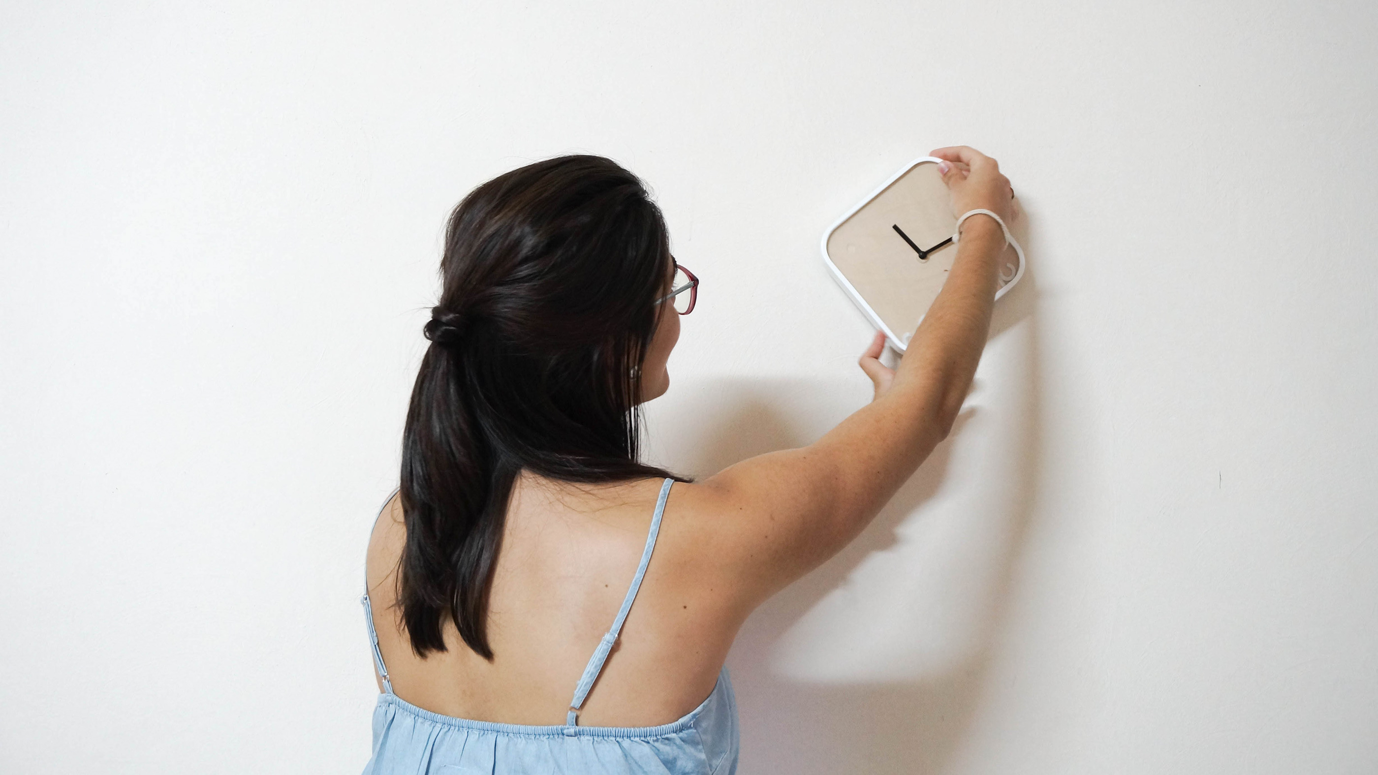 Clock，surface，originality，woodiness，time，