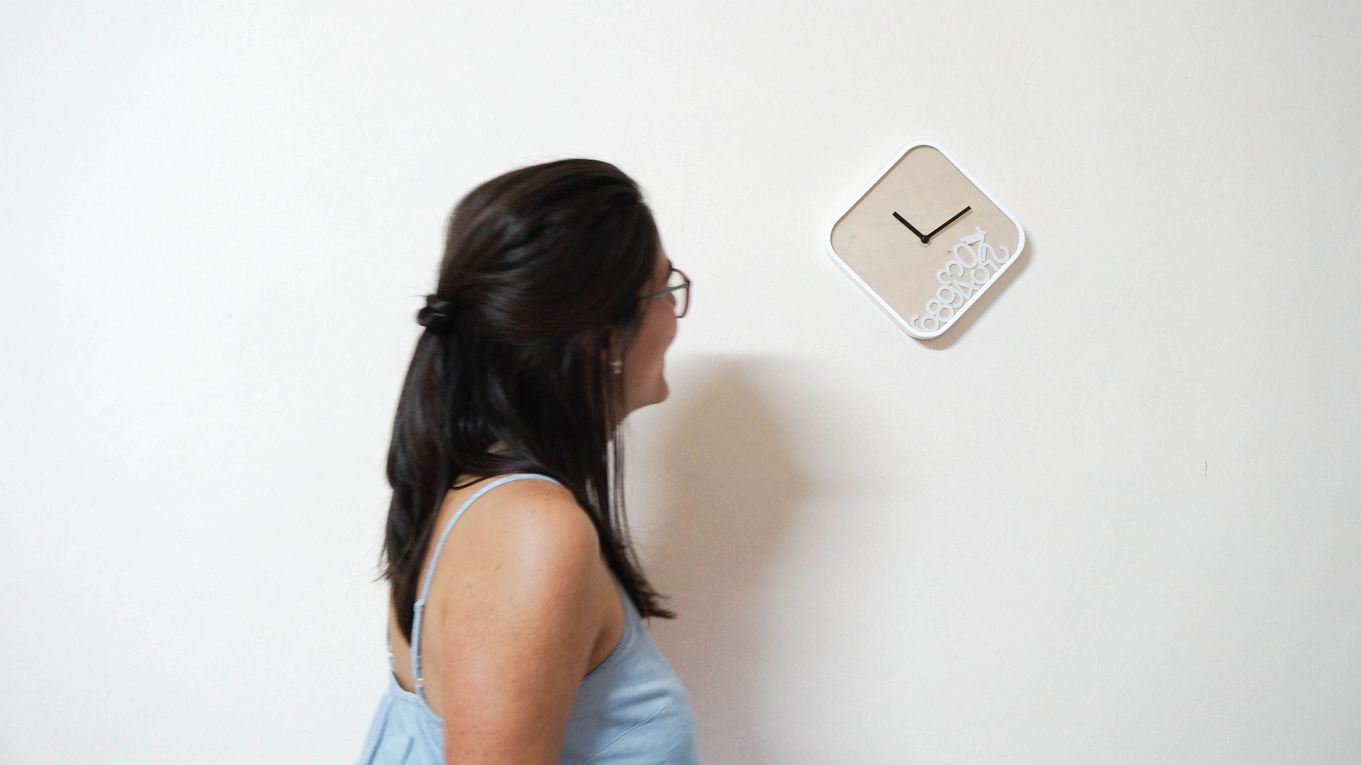 Clock，surface，originality，woodiness，time，