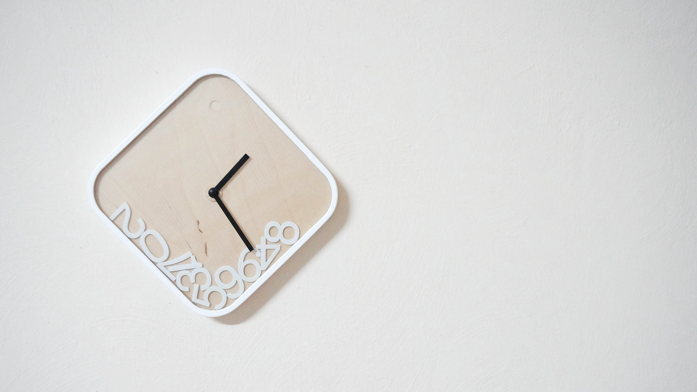 Clock，surface，originality，woodiness，time，