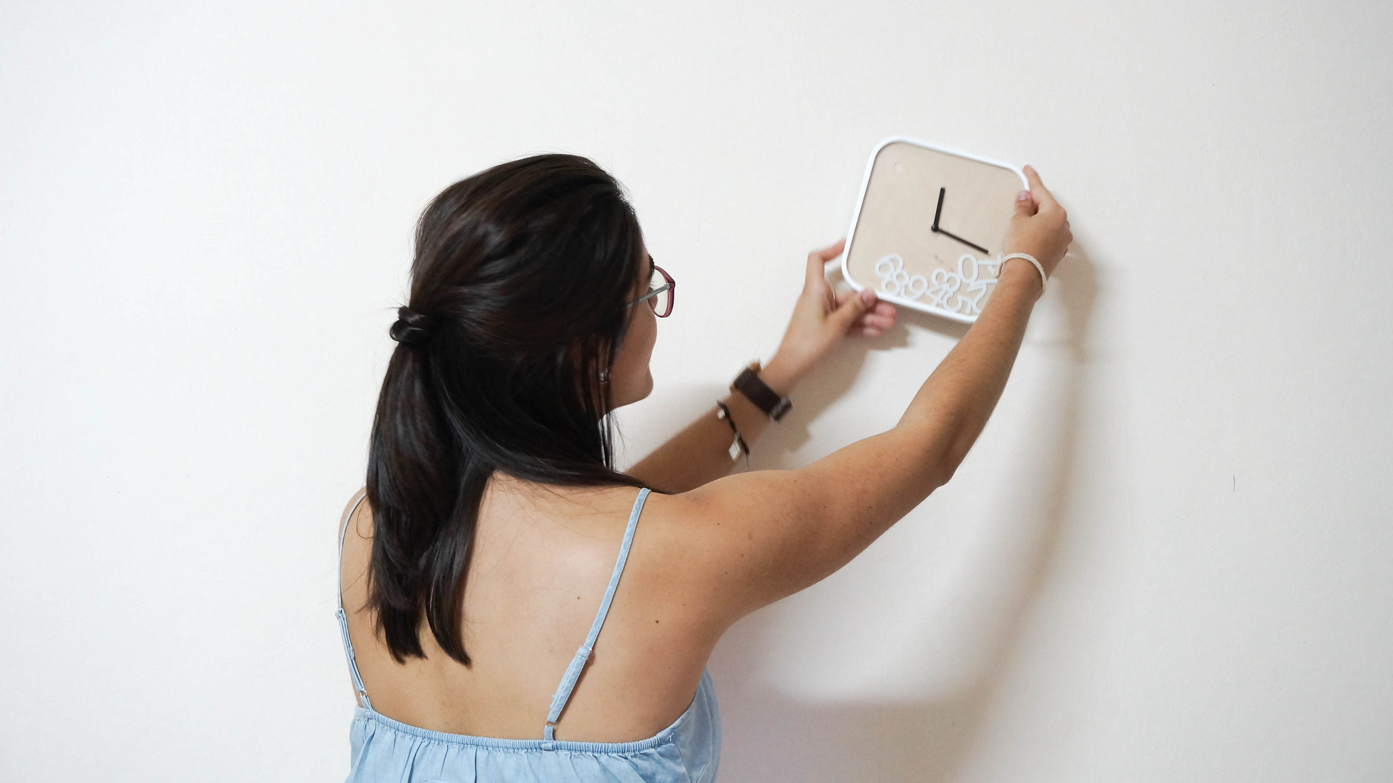 Clock，surface，originality，woodiness，time，