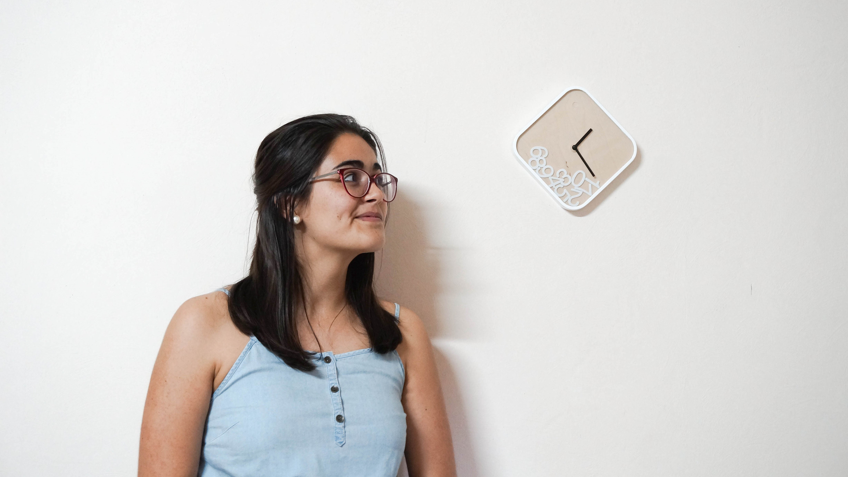 Clock，surface，originality，woodiness，time，